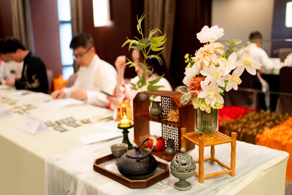 良人逐玉迎賓茶席——青瓷與綠釉香爐