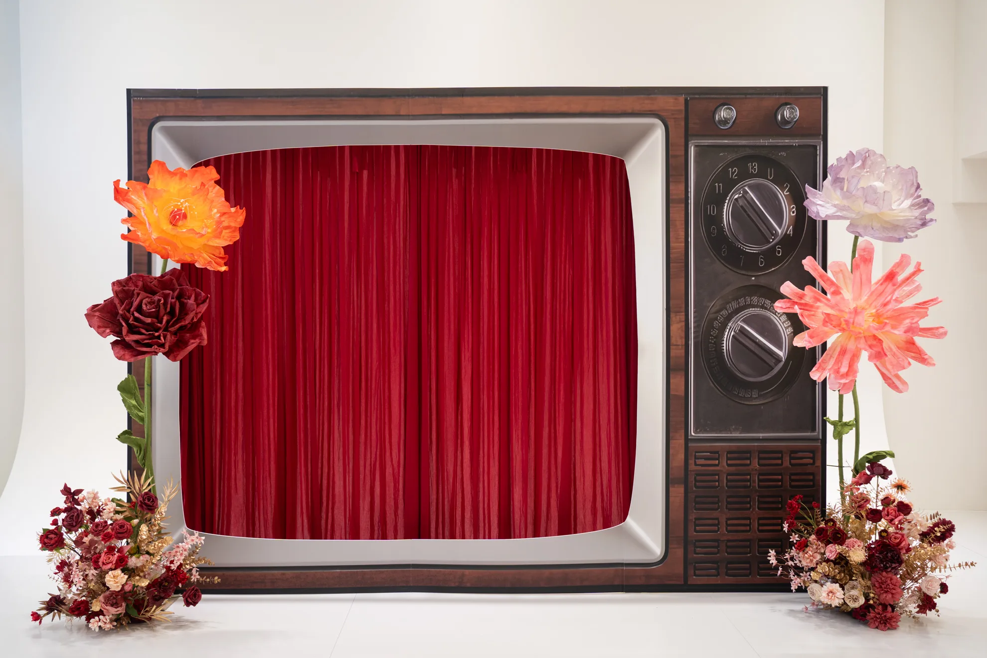 歡迎收看｜“Now Broadcasting…” Vintage TV Display