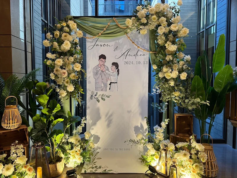 粘祐瑄 拱門人造花婚禮現場（Google 評論上傳）
